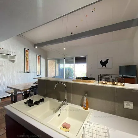 Apartment Mazet Climatise A 2 Pas D'une Calanque, Terrasse, Parking Prive - Fr-1-100-269